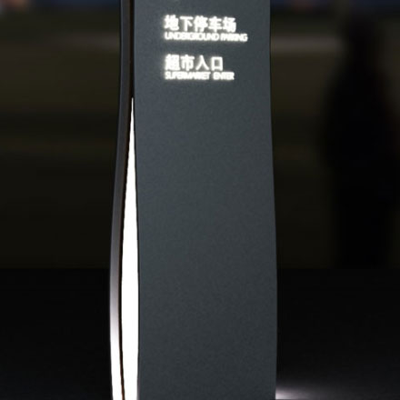 紅酒標(biāo)識(shí)設(shè)計(jì)：美酒佳品，紅酒標(biāo)識(shí)設(shè)計(jì)品味尊貴